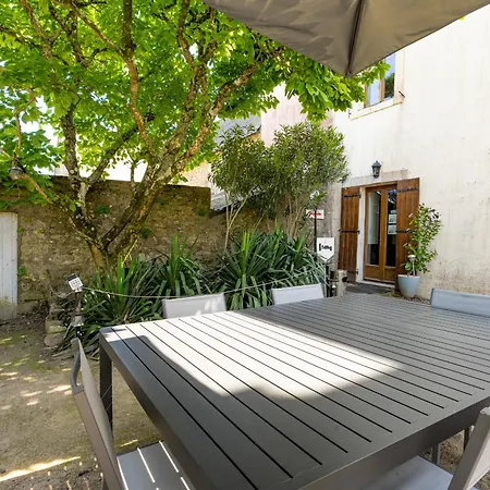 Manoir De L' Aisnerie - St Exupery *